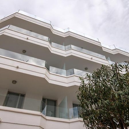 Sea Breeze Apartments กาลามิยอร์ ภายนอก รูปภาพ