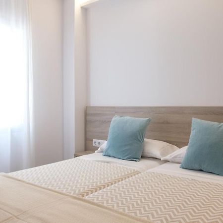 Sea Breeze Apartments กาลามิยอร์ ภายนอก รูปภาพ