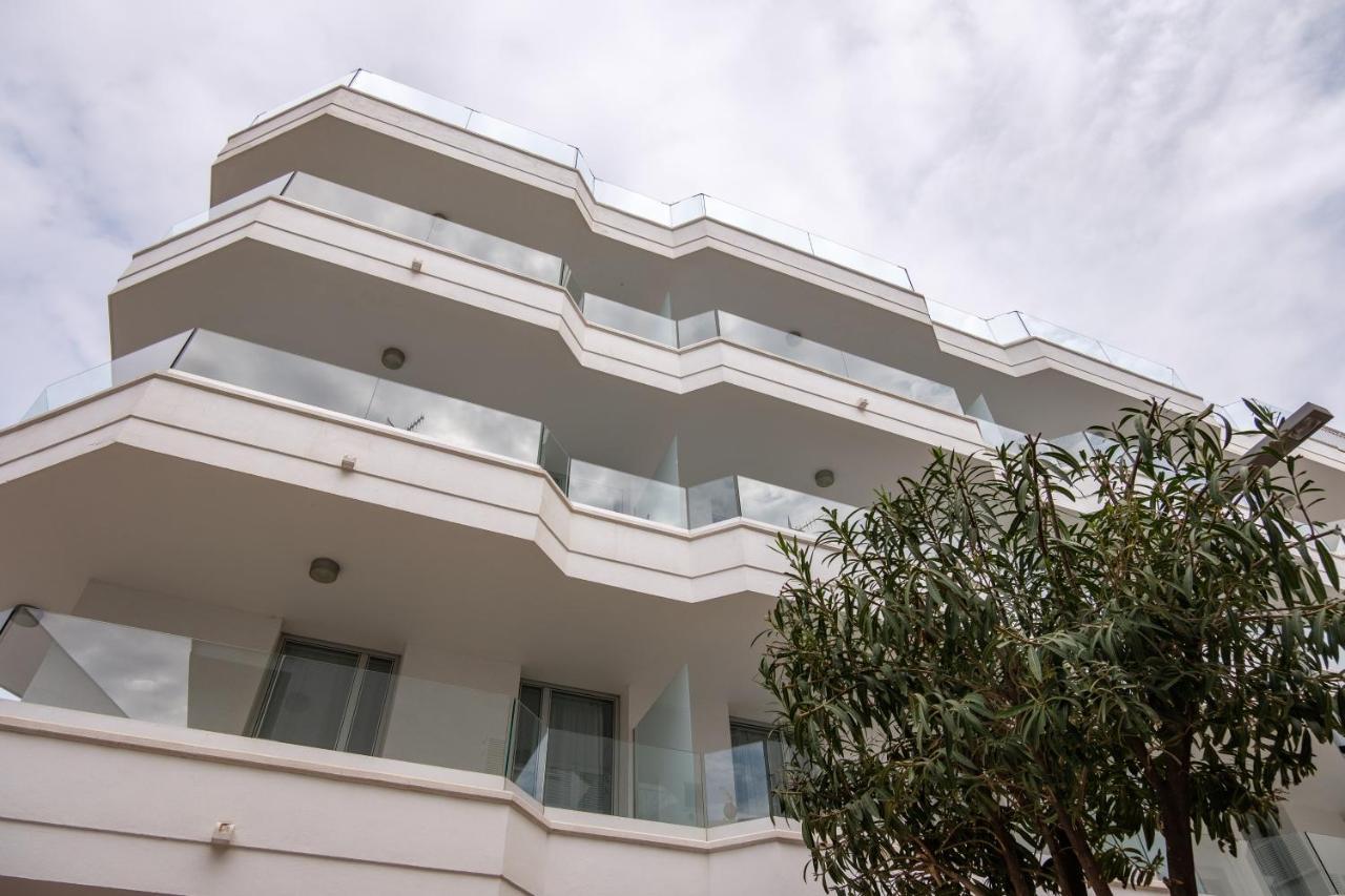 Sea Breeze Apartments กาลามิยอร์ ภายนอก รูปภาพ