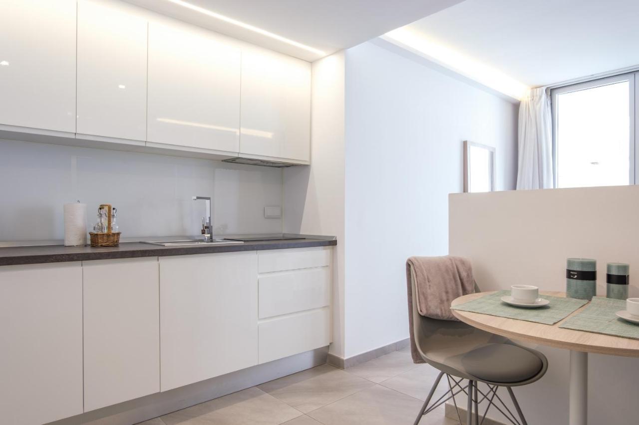 Sea Breeze Apartments กาลามิยอร์ ภายนอก รูปภาพ
