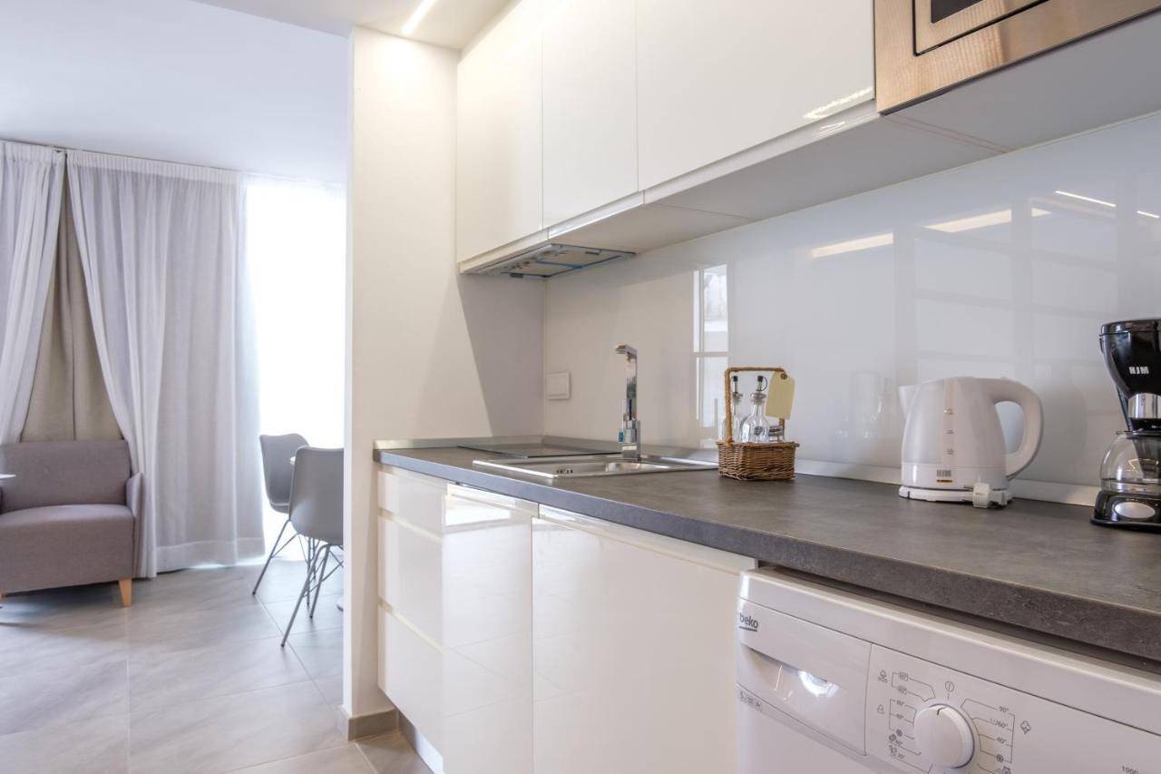 Sea Breeze Apartments กาลามิยอร์ ภายนอก รูปภาพ
