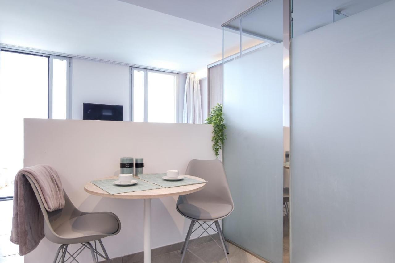 Sea Breeze Apartments กาลามิยอร์ ภายนอก รูปภาพ