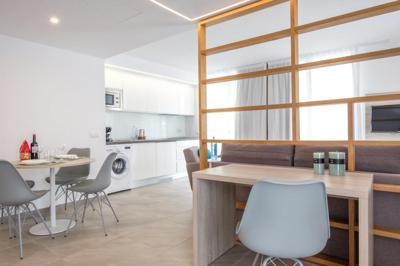 Sea Breeze Apartments กาลามิยอร์ ภายนอก รูปภาพ